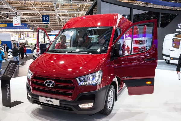 Új hyundai h350 van a 65. iaa haszongépjárművek tisztességes 2014-re, hannover, Németország — Stock Fotó