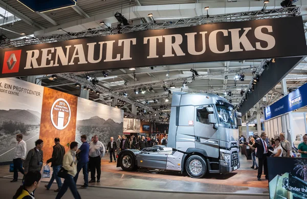 Stand de RENAULT TRUCKS en la 65ª Feria de Vehículos Comerciales de la IAA 2014 en Hannover, Alemania — Foto de Stock