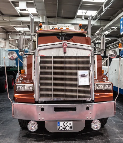 Historic Kenworth truck T 800 from 1983 at the 65th IAA Commercial Vehicles Fair 2014 in Hannover, Germany — Stock Photo, Image