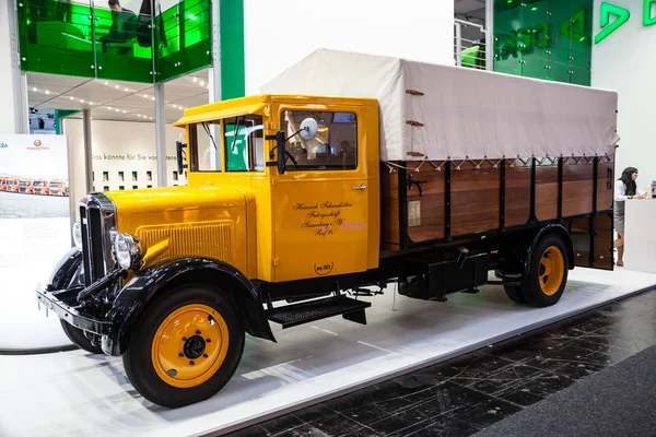 Storico camion tedesco Bussing NAG dal 1931 alla 65esima IAA Commercial Vehicles Fair 2014 a Hannover, Germania — Foto Stock