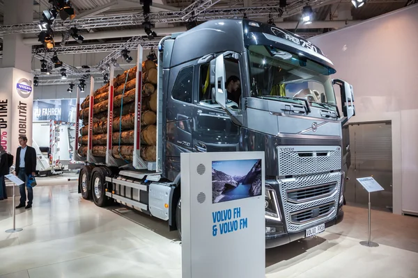 VOLVO FH16 logging truck at the 65th IAA Commercial Vehicles Fair 2014 in Hannover, Germany — Stock Photo, Image