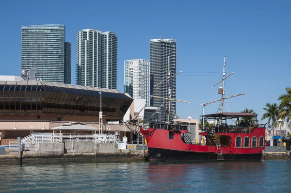 Red Pirate ship in Miami, Florida, USA — Stock Photo, Image