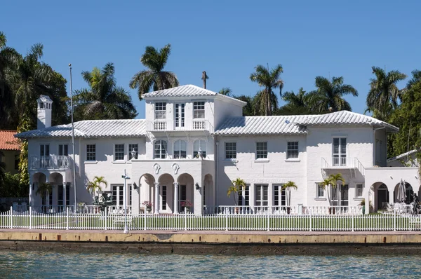 Luxuosa mansão em Star Island em Miami, Flórida, EUA — Fotografia de Stock