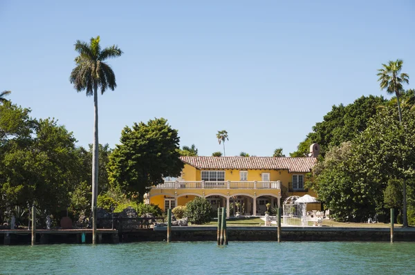 マイアミ、フロリダ州、米国で星の島で贅沢な大邸宅 — ストック写真