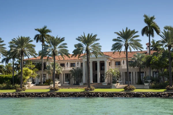 Luxuriöse villa auf sterninsel in miami, florida, usa — Stockfoto