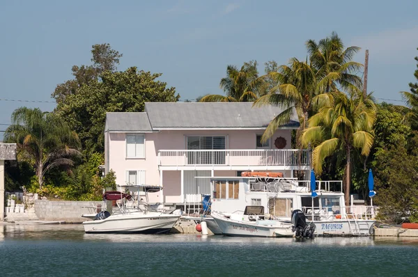 Casa sul mare e barche in Key West, Florida, Stati Uniti d'America — Foto Stock