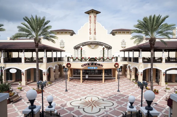 Cine Muvico IMAX en el centro comercial BayWalk en San Petersburgo, Florida — Foto de Stock