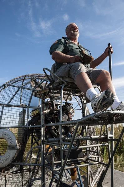 Airboat driver in the everglades national park, Florida, USA — Stock Photo, Image