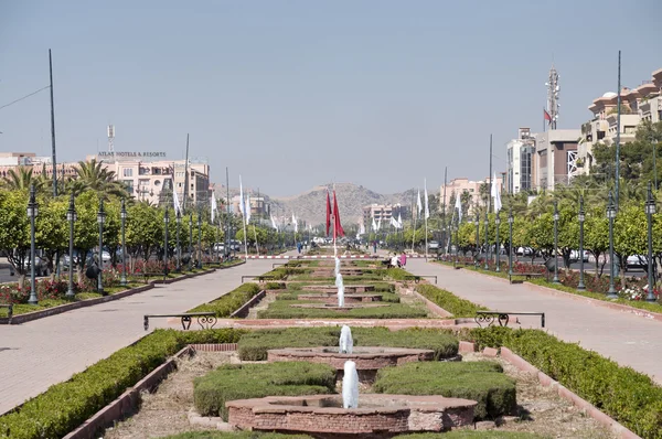 MARRAKESH, MARRUECOS - 22 NOV: Fuentes en la avenida Mohammed en la ciudad de Marrakech. 22 de noviembre de 2008 en Marrakech, Marruecos — Foto de Stock