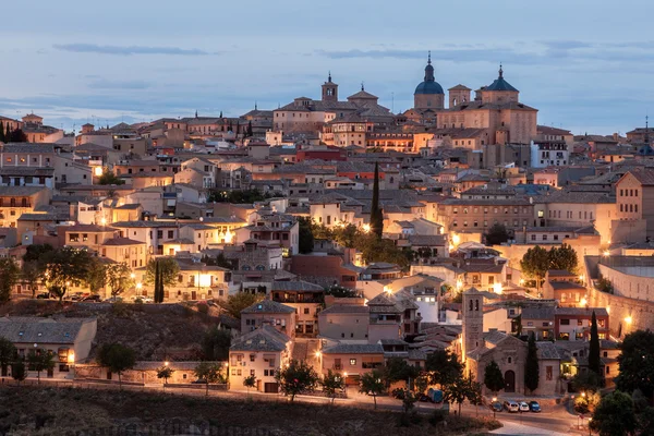 Toledo i skymningen, Spanien — Stockfoto