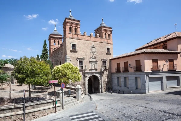 Antika gate i Toledo, Spanien — Stockfoto