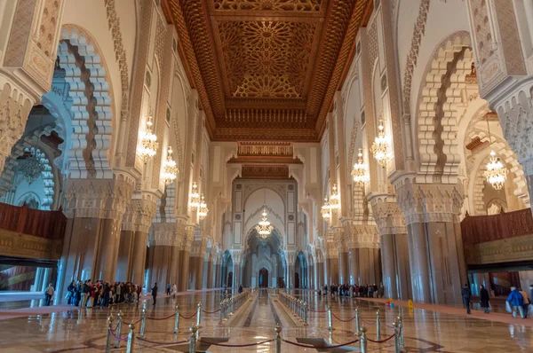 Interior de la famosa mezquita Hassan II en Casablanca, Marruecos — Foto de Stock