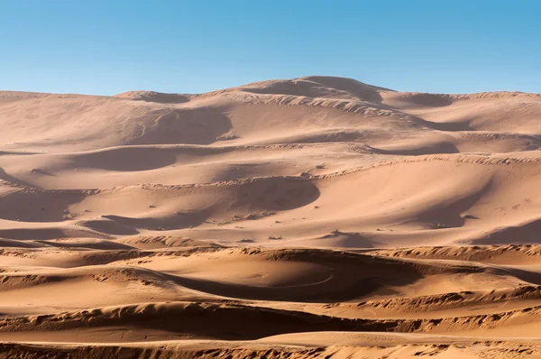 Duny v saharské pouště. Maroko, Afrika — Stock fotografie