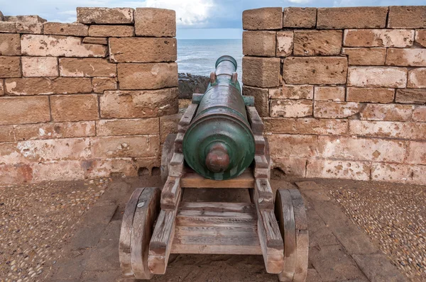 Old cannon at the ramparts of Essaouira, Morocco, Africa — Stock Photo, Image