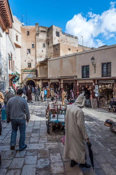 FEZ, MOROCCO - DEC 2: Square in the medina of Fez (engelsk). 2. desember 2008 i Fez, Marokko, Afrika – stockfoto