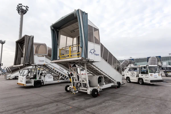 フランクフルト国際空港、フランクフルト - 12 月 6 日: 搭乗ランプ。2014 年 12 月 6 日にフランクフルト ・ マイン, ドイツ — ストック写真