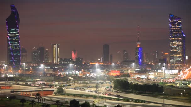 Skyline von Kuwait-Stadt bei Nacht — Stockvideo