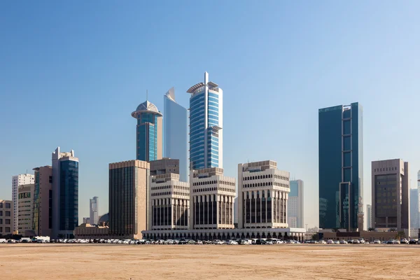 Edifícios de arranha-céus em Kuwait City, Oriente Médio — Fotografia de Stock