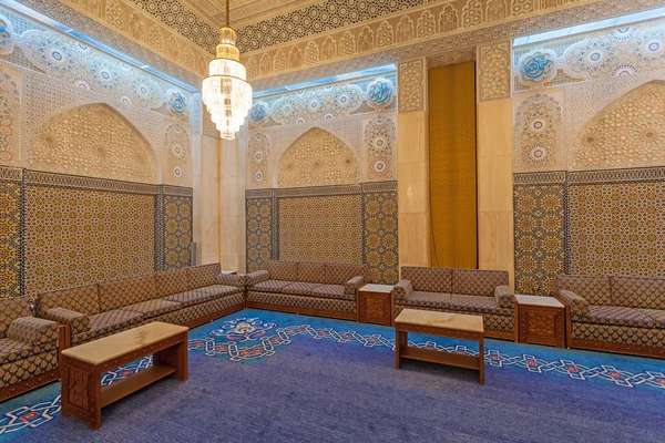 Decoração oriental dentro da Grande Mesquita em Kuwait City, Oriente Médio — Fotografia de Stock