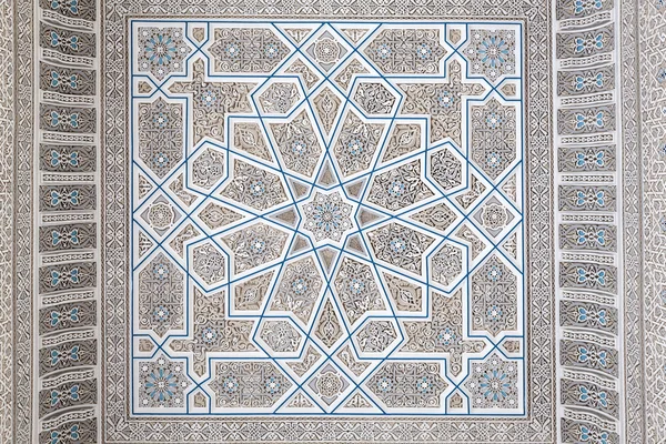Oriental decoration inside of the Grand Mosque in Kuwait City, Middle East — Stock Photo, Image