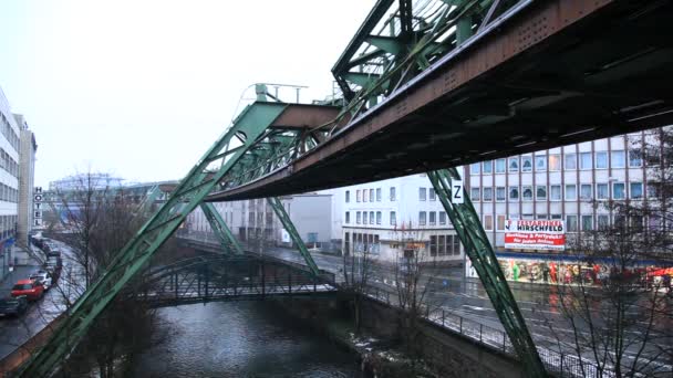 Wuppertal zawieszenie kolejowe — Wideo stockowe