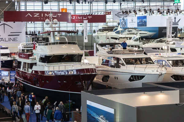 Boot Duesseldorf 2015 - the worlds biggest yachting and water sports exhibition. January 25, 2015 in Duesseldorf, Germany — Stock Photo, Image