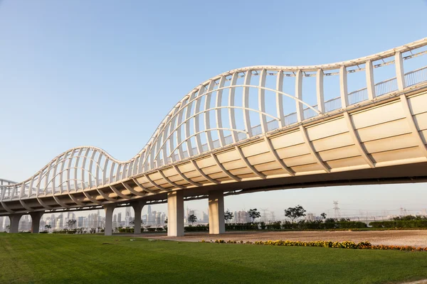 Meydan Bridge en Dubai, Emiratos Árabes Unidos — Foto de Stock