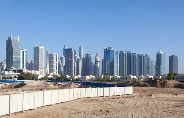 Jumeirah Lakes Towers y Dubai Marina skyline. Dubai, Emiratos Árabes Unidos —  Fotos de Stock