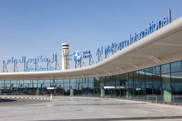 Dubai, Verenigde Arabische Emiraten - 13 Dec: Al Maktoum International Airport in Dubai. 13 december 2014 in Dubai, Verenigde Arabische Emiraten — Stockfoto