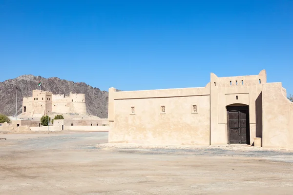 Fortaleza histórica y pueblo patrimonio en Fujairah, Emiratos Árabes Unidos — Foto de Stock