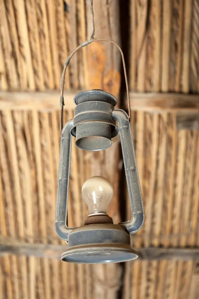 Lampe arabe traditionnelle dans une tente de bédouin — Photo