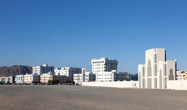 Gebäude in der Stadt Fudschaira, vereinigte arabische Emirate — Stockfoto