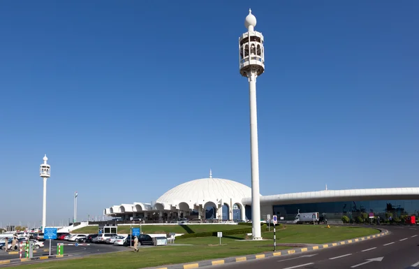 SHARJAH, Emirados Árabes Unidos - DEC 17: Terminal no Aeroporto Internacional de Sharjah. 17 de dezembro de 2014 em Sharjah, Emirados Árabes Unidos — Fotografia de Stock