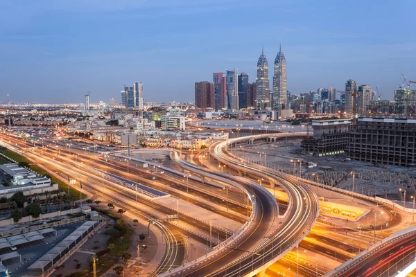 Dubai Internet Cty's nachts. Dubai, Verenigde Arabische Emiraten — Stockfoto