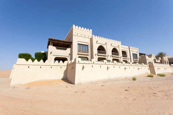 Arabian style hotel in Abu Dhabi, United Arab Emirates — Stock Photo, Image