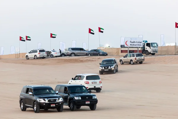 MADINAT ZAYED, UAE - DEC 22: Emirati people in their cars at Al Dhafra Camel Festival in Al Gharbia. December 22, 2014 in Madinat Zayed, Emirate of Abu Dhabi, UAE — Stock Photo, Image