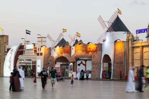 Dubai, Förenade Arabemiraten - Dec 18: Spanien paviljongen på den globala byn i Dubai. 18 december 2014 i Dubai, Förenade Arabemiraten — Stockfoto
