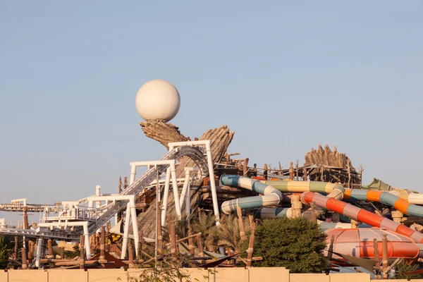 Abu Dhabi - 19 Dec: Yas Waterworld Amusement Park in Abu Dhabi. 19 december 2014 in Abu Dhabi, Verenigde Arabische Emiraten — Stockfoto