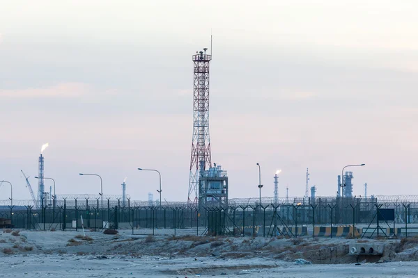 Campo da indústria do petróleo e gás em Kuwait, Médio Oriente — Fotografia de Stock