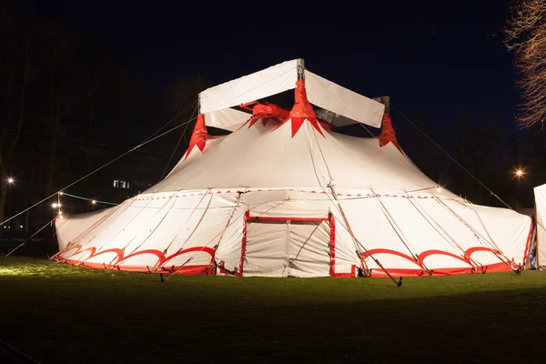 Illuminated big top circus tent at night — Stock Photo, Image