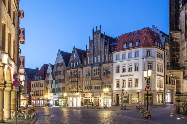 MUNSTER, ALEMANIA - 4 DE ABR: Casas a dos aguas en el Prinzipalmarkt en el casco antiguo de Muenster. 4 de abril de 2015 en Muenster, Renania del Norte-Westfalia, Alemania —  Fotos de Stock