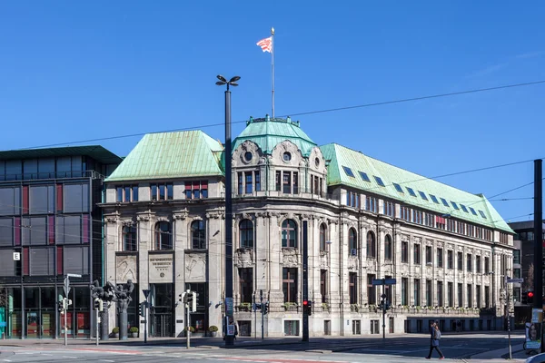 Bremen, Tyskland - Apr 5: Gamla byggnaden av Sparkasse banken i staden Bremen. 5 april 2014 i Bremen, Tyskland — Stockfoto
