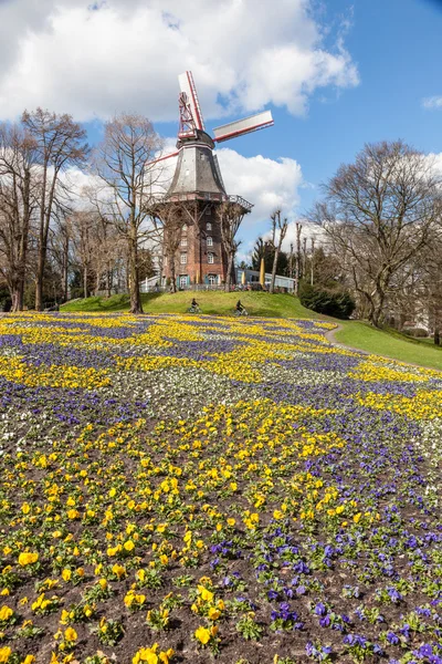 Historiska väderkvarnen i staden Bremen, Tyskland — Stockfoto