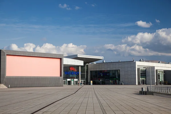 Bremen, Německo - Apr 5: Nové nábřeží nákupní centrum v Brémách. 5. dubna 2015 v Brémách, Německo — Stock fotografie