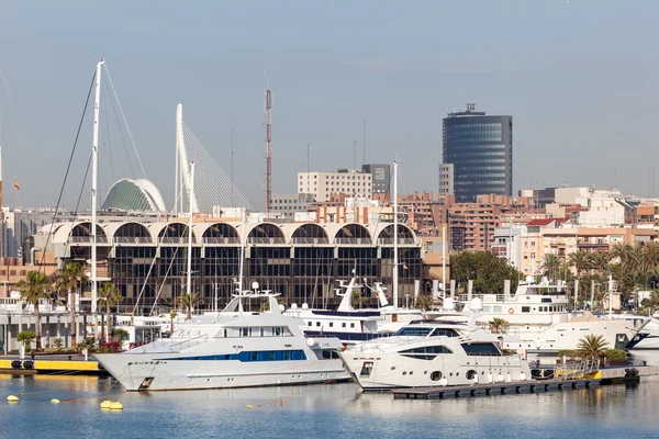 Yacht nel porto di Valencia, Spagna — Foto Stock