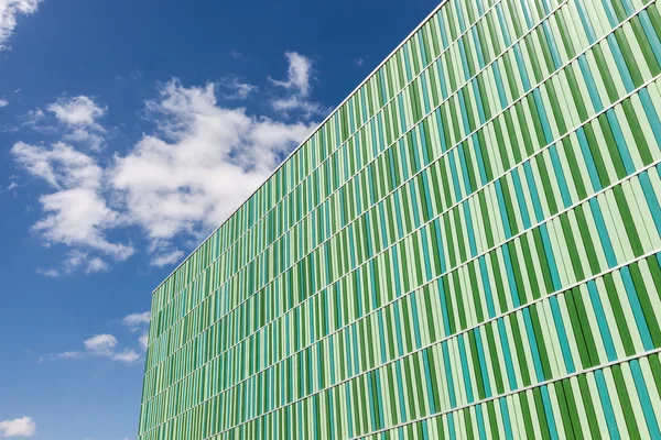 Moderna fachada del edificio de oficinas Fotos De Stock Sin Royalties Gratis