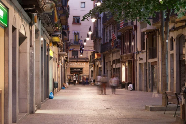 Straat in Girona's nachts, Spanje — Stockfoto