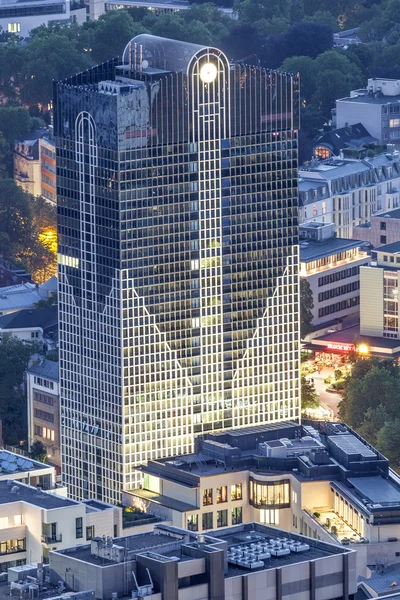 Building in Frankfurt Main at night — Stock Photo, Image