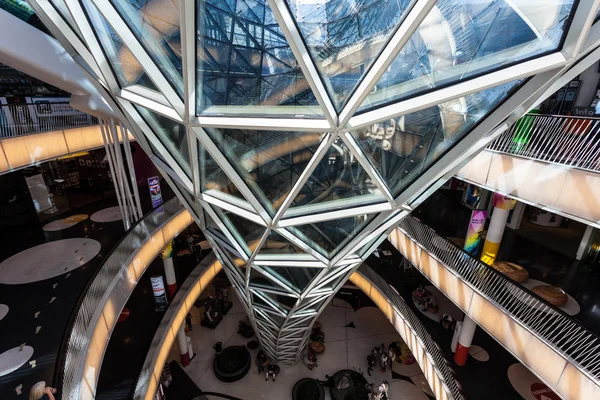 Intérieur du centre commercial MyZeil à Francfort, Allemagne — Photo