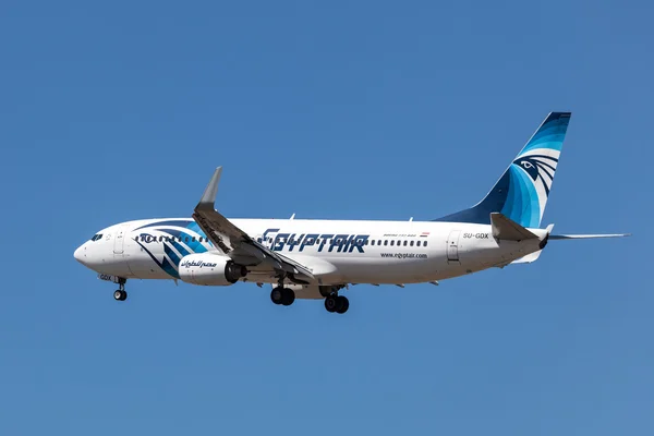 Boeing 737-800 aircraft of the EgyptAir — Stock Photo, Image